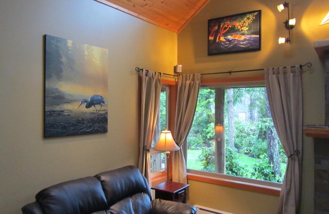 900 yards from South Chestermans Beach: Tranquil Accommodations