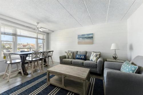 9103 Atlantic Ave, Unit 412