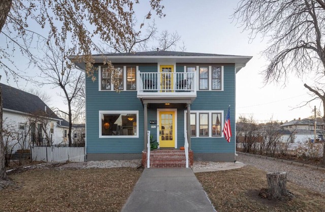 915 QUincy · Charming Main Level Duplex