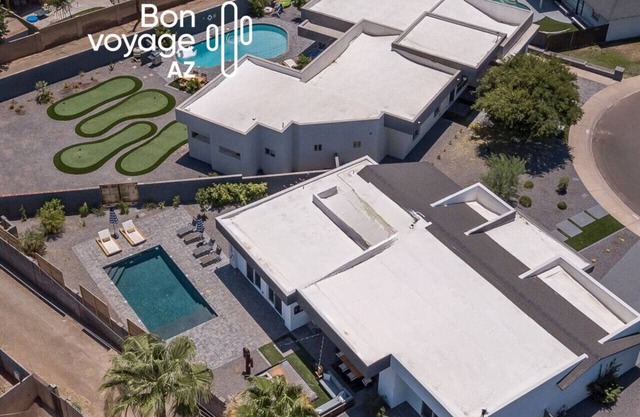 9BR retreat w/fire pit & heated pool