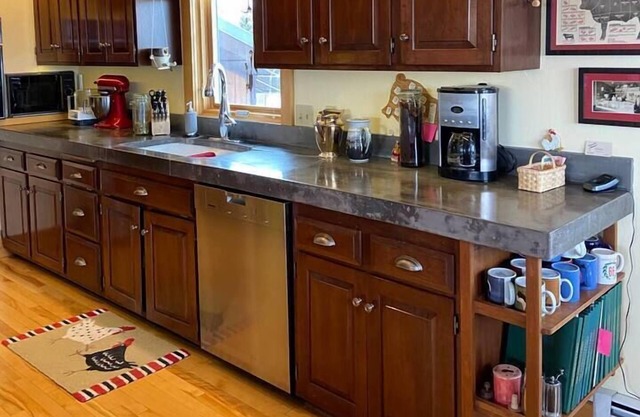 9T9 Guest Ranch House