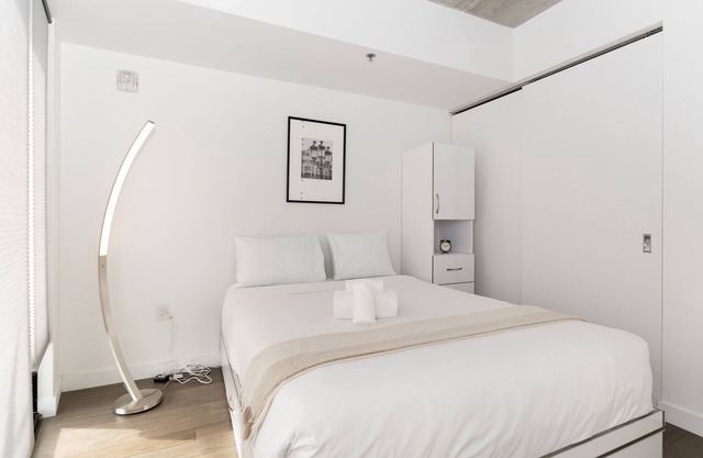 A 2 BR Unit in the Iconic Glasshouse Skylofts (1905)