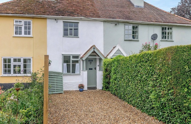 A beautiful cosy country cottage set in a tranquil location.