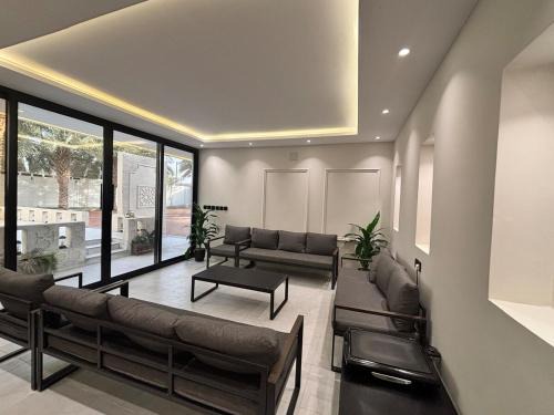 A big house -Isteraha-