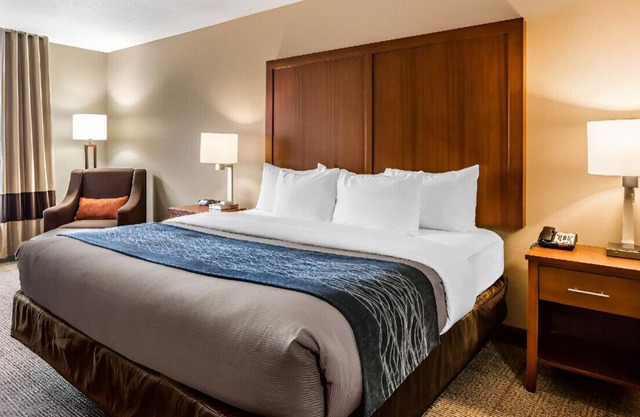 A Breathtaking Room w/ Complimentary Breakfast!