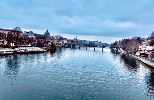 A bright and sunny 85sqm apartment in the heart of l'Île Saint Louis.