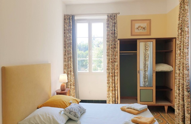 A Caserella - Bed and Breakfast "Canari " in village house with garden at 300 m altitude