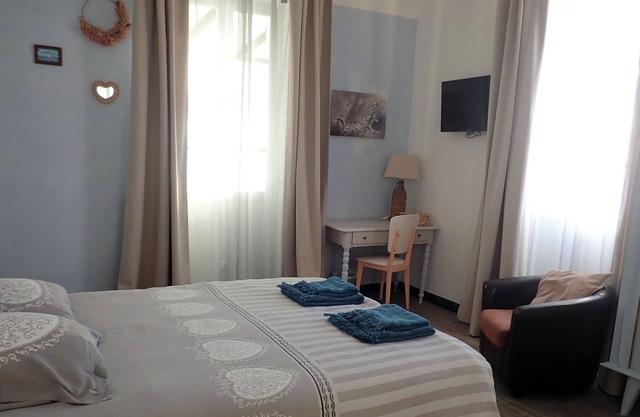 A Caserella - Bed and Breakfast "Lavande" Village house with sea view at 300 m altitude