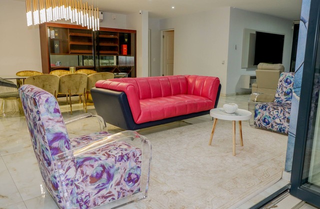 A cheerful contemporary home
