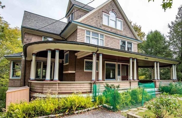 A classic "Fitch" Cottage just a short stroll from the town in Eagles Mere