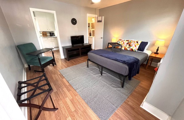 A comfy and very functional Efficiency apartment with many updates!