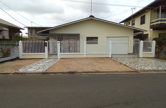 A cozy, detached vacation home in Care and Hope/Hermitage.