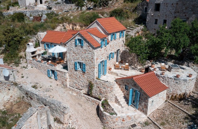 A cozy villa in a peacefull village of Zaraće w/pool