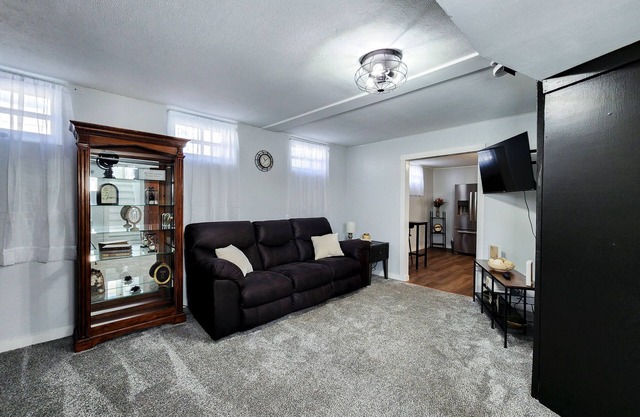 A cute & cozy little apartment!