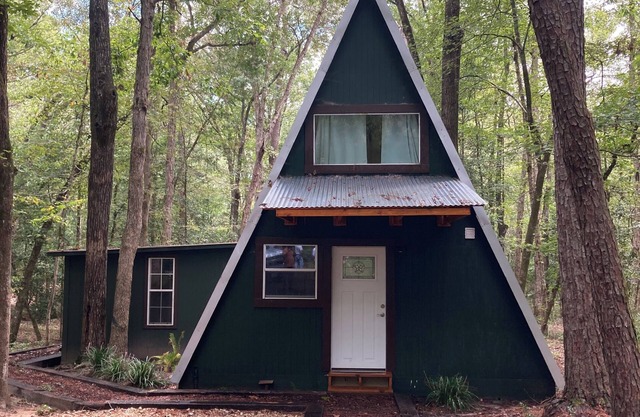 A-Frame retreat: 1 mile from Sam Rayburn Reservour