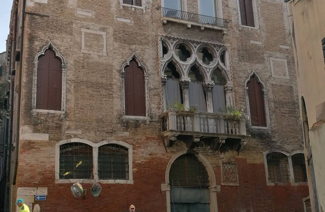 A magnificent XVth Century gothic Noble Palace on two canals.