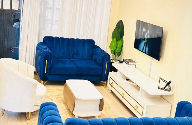 A mere five-minute drive from the bustling CBDnClose to amenities 💜.