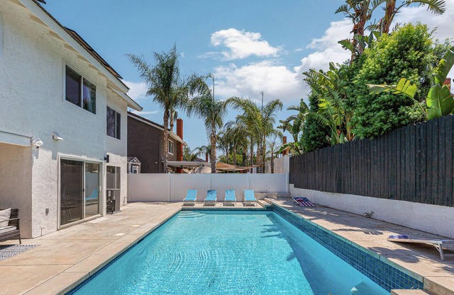 A Perfect Pool House Designed for Family/Friends - Corona, CA