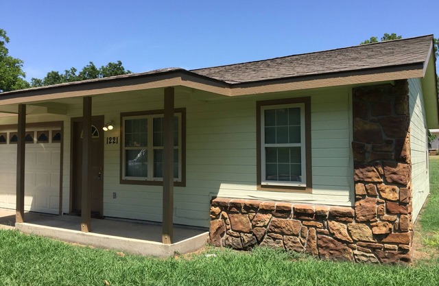 A Place To Stay In The Heart Of The Osage Just For You!