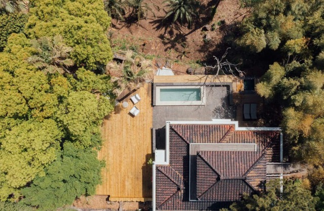 A Private House with Greens and Natural Light of Jeju