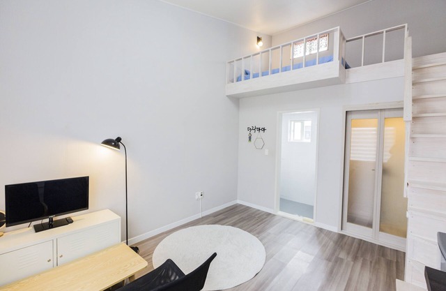 A quiet space where you can feel the east of Jeju Island