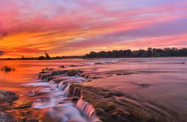 A short 5-minute walk to the Seattle Ferry Terminal.