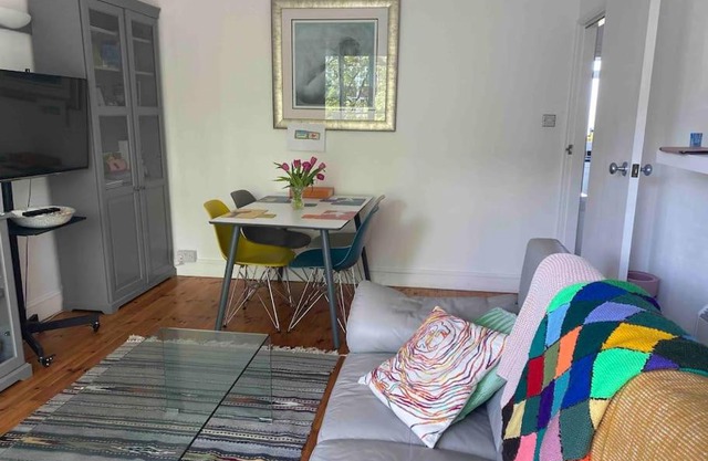 A spacious, comfortable apartment for 4 ppl in London, zone 2