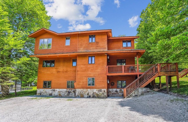 A spectacular space for every season-in winter a real skier's destination!