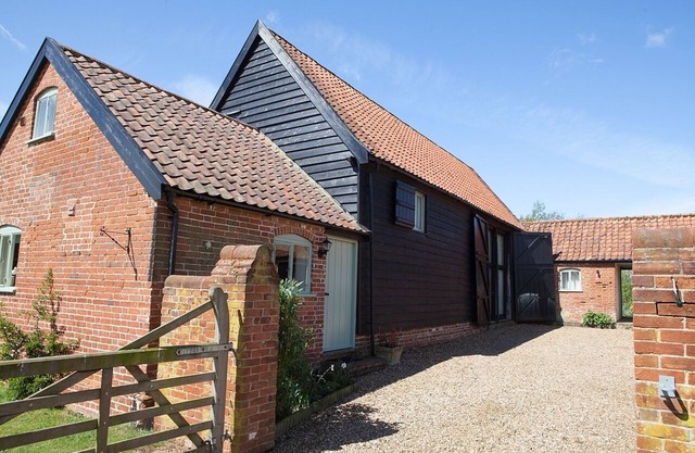 A stunning converted Suffolk Barn, Chediston, Halesworth nr Southwold