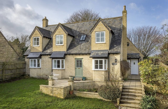 A stylish contemporary home offering spacious accommodation close to Burford.