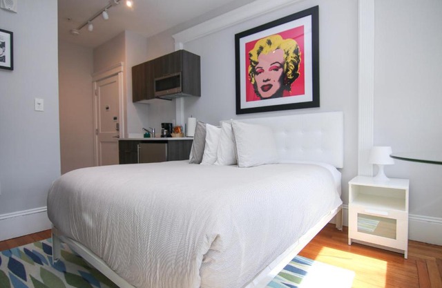 A Stylish Stay w/a Queen Bed, Heated Floors. #29