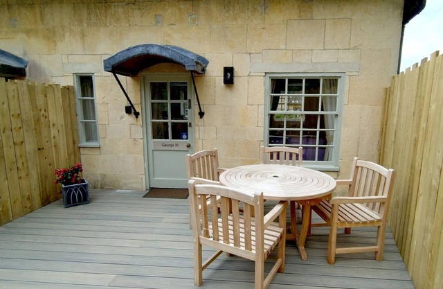 A sudeley castle cottage that sleeps 4 guests in 2 bedrooms