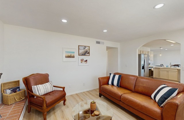 A Sunny Tucson Escape—Close to Davis Monthan AFB, Pima Air Museum and more!