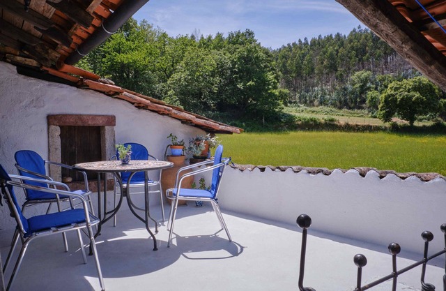 A traditional self contained Cottage at Quinta da Ribeira (no pool)
