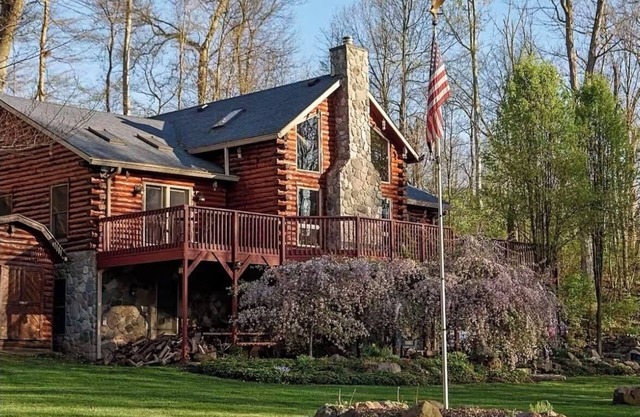 A Unique Creekside Getaway for Families & Friends