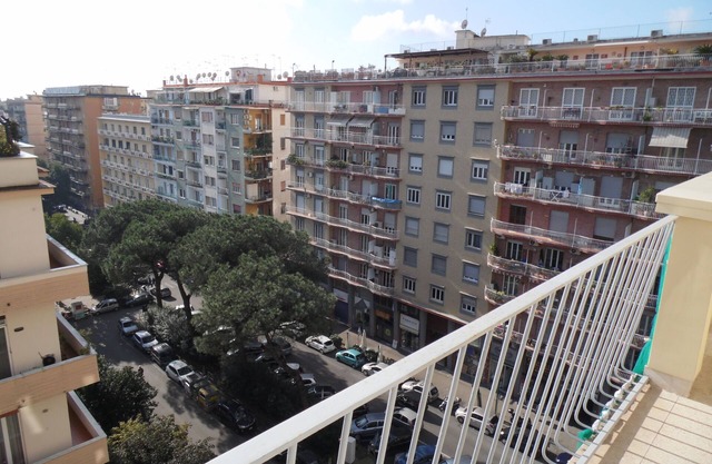 A very short distance from the center of Naples, modern and cozy apartment.