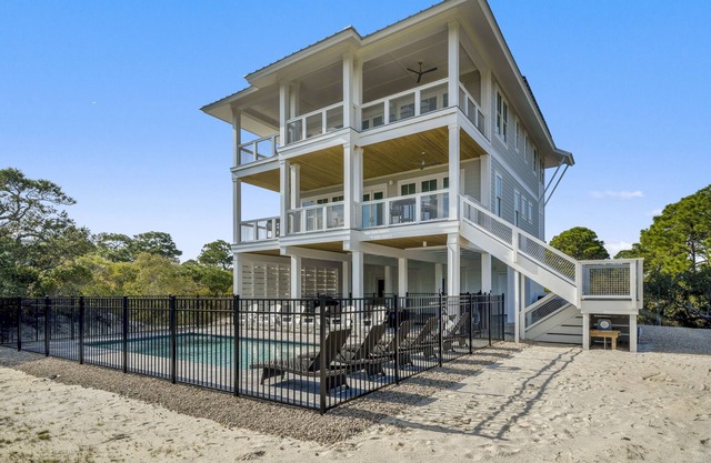 A Weekend at Billy's: Stunning Secluded Property, Private Pool, Gulf Views