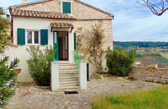 A15 - Massignano, delightful three-room apartment in the heart of the Conero par