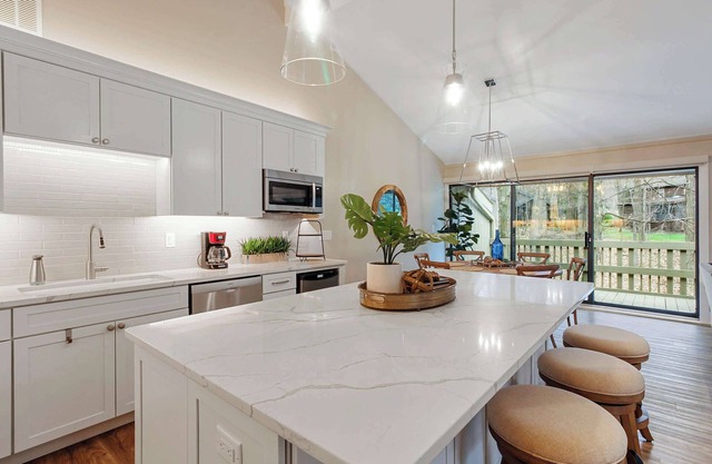 Abbey Springs | Private Community & Amenities!