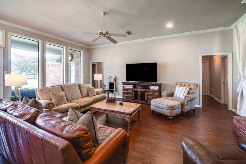 about 3 Mi to Dtwn Aubrey Vacation Rental with Patio!