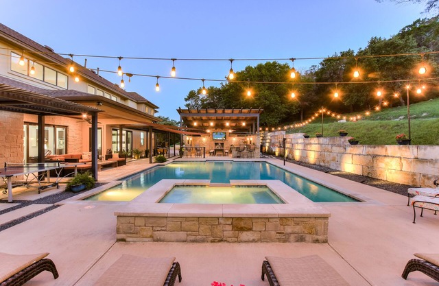 Above Hillside Oasis I Pool&Spa I Outdoor Entertaining I Luxury Services