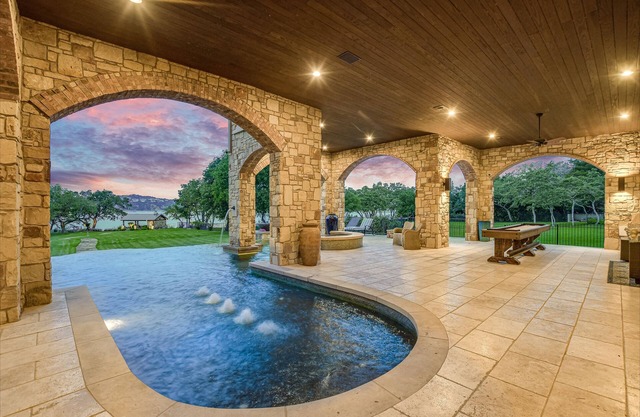 Above Sunset PointI Waterfront I Lake Travis I Pool&Spa I Game Room I Dock