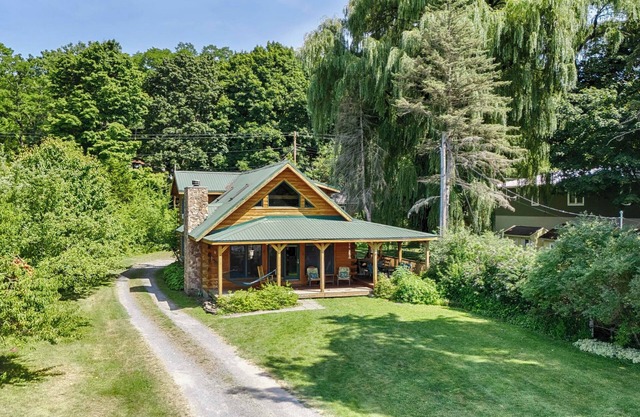 Absolutely Shore - Adirondack Living on Seneca Lake