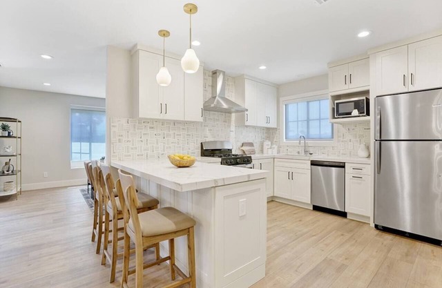 Absolutely Stunning Remodeled Home 4mi to Disney