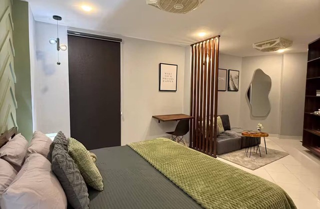 AC - Studio Apartment in Dascon Tower