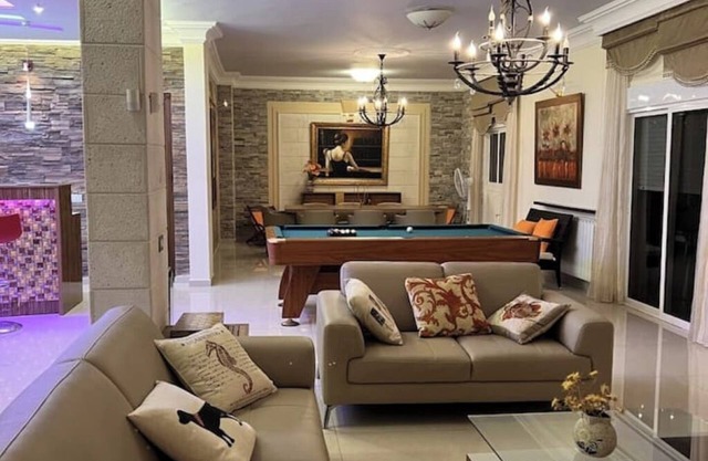 AcAssia : Relax and Unwind in Comfort at This Spacious Family Villa