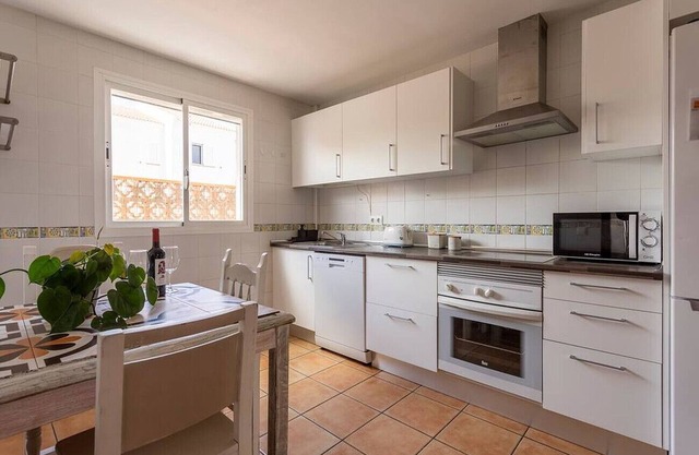 Accommodation with beautiful views of the sea and the desert Swimming pool BBQ WIFI