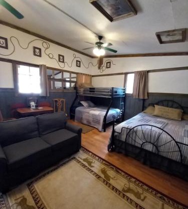 Acorn Hideaways Canton Old West Bunkhouse for 9 - Trail's End Corral