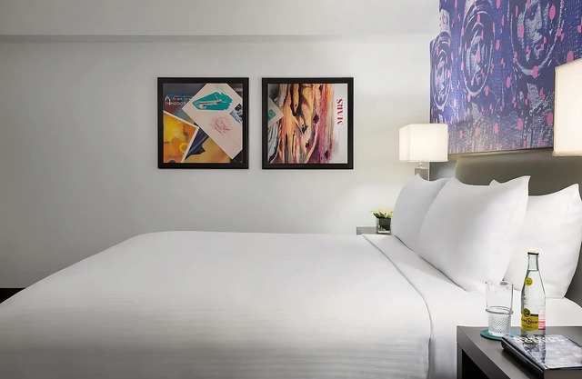 ADA Ste with Roll-in Shower at Studio Allston Hotel