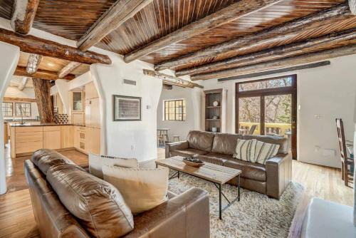 Adobe del Sol - House & Cottage by The Broadmoor